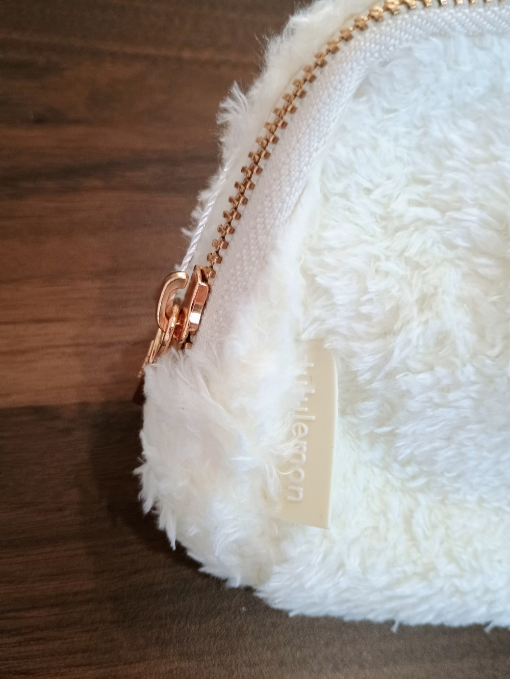 lululemon Cream Faux Fur Fannypack Belt Pouch with Gold Accents - Picture 3 of 4